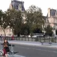 Sara, babysitter à Paris