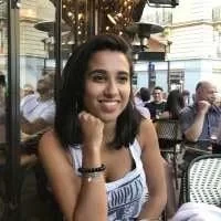 Ines, babysitter à Paris