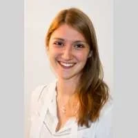 Emeline, babysitter à Paris