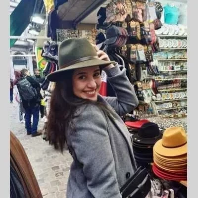 Fatima, babysitter à Paris