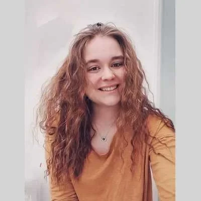 Julie, babysitter à Nanterre