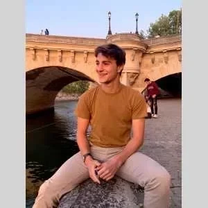 Isaïe, babysitter à Paris