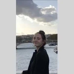 Juliette , babysitter à Paris