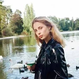 Chloé, babysitter à Paris