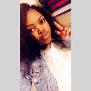 Nickins , babysitter à Paris