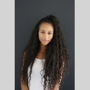 Mina, babysitter à Paris