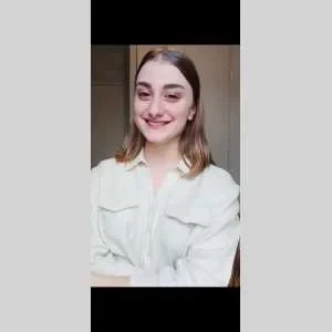 Elena, babysitter à Lyon