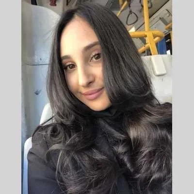 Houda, babysitter à Toulouse