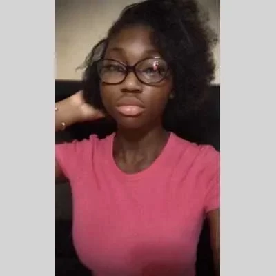 Zeinaba, babysitter à Paris