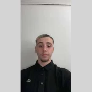 Safwane, babysitter à Clichy