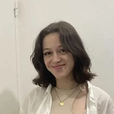 Louise, babysitter à Villeurbanne