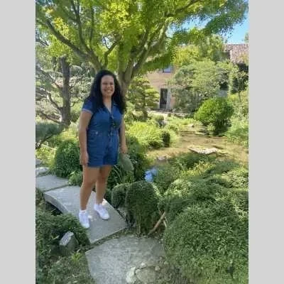 Lays, babysitter à Lyon