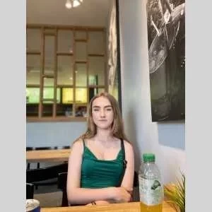 Anaïs, babysitter à Saint Priest