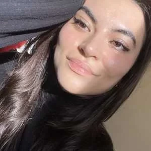 Mae, babysitter à Paris