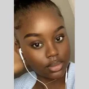 Djelika, babysitter à Paris