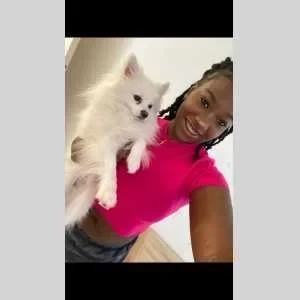 Linesay, babysitter à Clichy