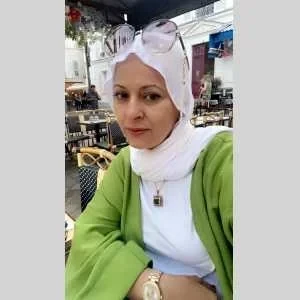 Hajer, babysitter à Pantin