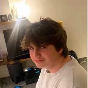 Noe, babysitter à Paris