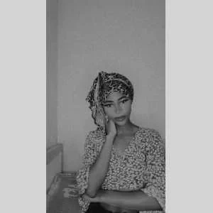 Djenebou , babysitter à Paris