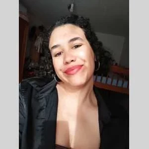 Azénor , babysitter à Draguignan