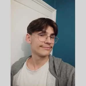 Evan, babysitter à Wingles