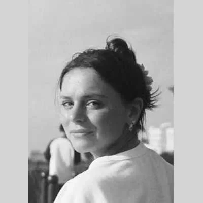 Hortense, babysitter à Paris