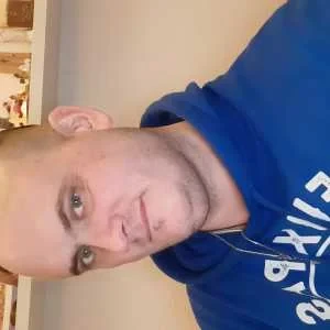 Antoine , babysitter à Pau