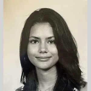 Nina, babysitter à Paris