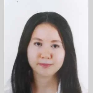 Eya, babysitter à Toulouse