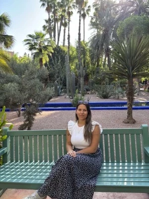 Laura, babysitter à Azay-le-Brûlé