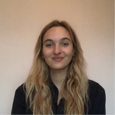 Elisa, babysitter à Paris