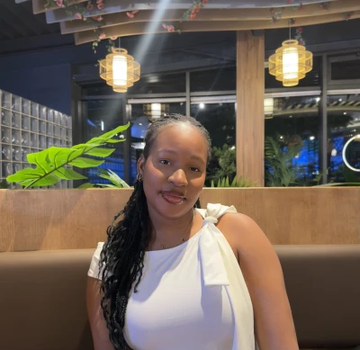 Yasmine, babysitter à Asnières-sur-Seine