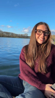 Yasmine, babysitter à Versailles