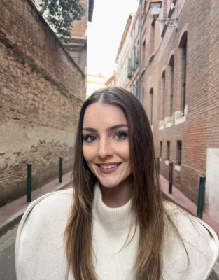 Cynthia, babysitter à Toulouse