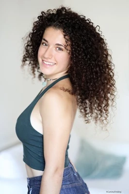 Lola, babysitter à Osny